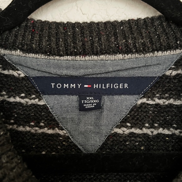 Tommy Hilfiger charcoal grey textured design wool blend crew mens sweater XXL - Picture 2 of 5